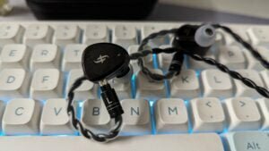 Simgot EM6L Review Phoenix